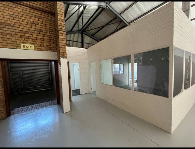 300M² WAREHOUSE TO LET IN MAITLAND